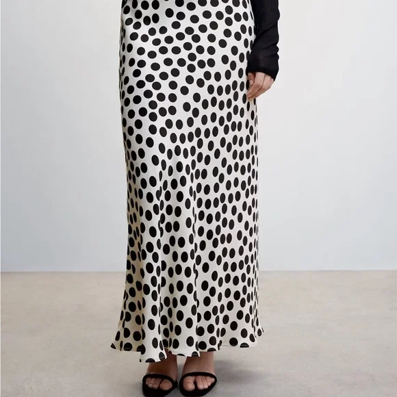 Elegant Black and White Polka Dot Skirt - Picture 4 of 7